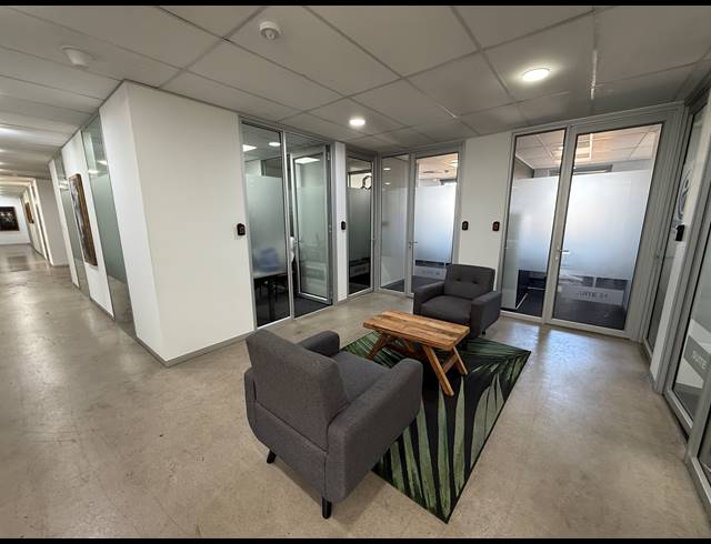 9.90M² OFFICE TO LET IN ROSEBANK
